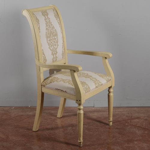 This classic-style armchair represents a refined example of period furniture, ideal for those seeking a solemn and...