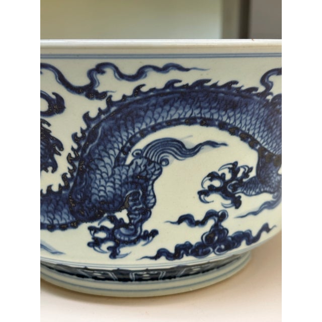 Early 19th Century Chinese Blue & White Dragon Porcelain Bowl With Xuande Mark – Qing/Republic Style For Sale - Image 5 of 12