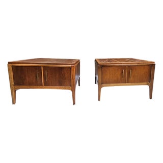 Mid Century Pair of Lane Rhythm Series End Tables by Paul McCobb (Set of 2) For Sale