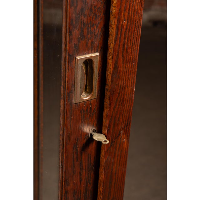 Antique Kewaunee Quarter-Sawn Oak Laboratory Display Cabinet, Circa 1910s–1920s For Sale In Chicago - Image 6 of 12