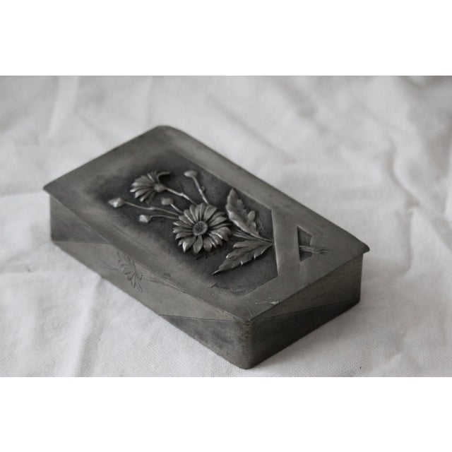 Silver Jewelry Box with Daisy Decor, 1930s For Sale - Image 18 of 18
