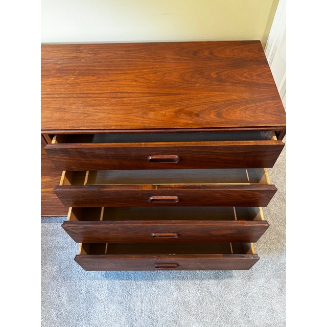 Mid Century 8 and 12 Drawer Dresser Set Attributed to Jack Cartwright by Founders For Sale - Image 10 of 11