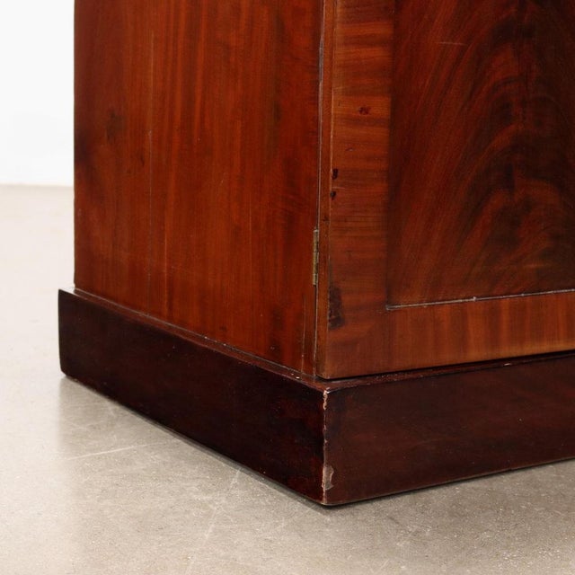 Wood Victorian Style Sideboard in Mahogany For Sale - Image 7 of 9