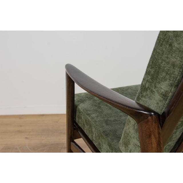 Forest Green Model 300-139 Armchair from Swarzędz Furniture Factory, 1960s For Sale - Image 8 of 18