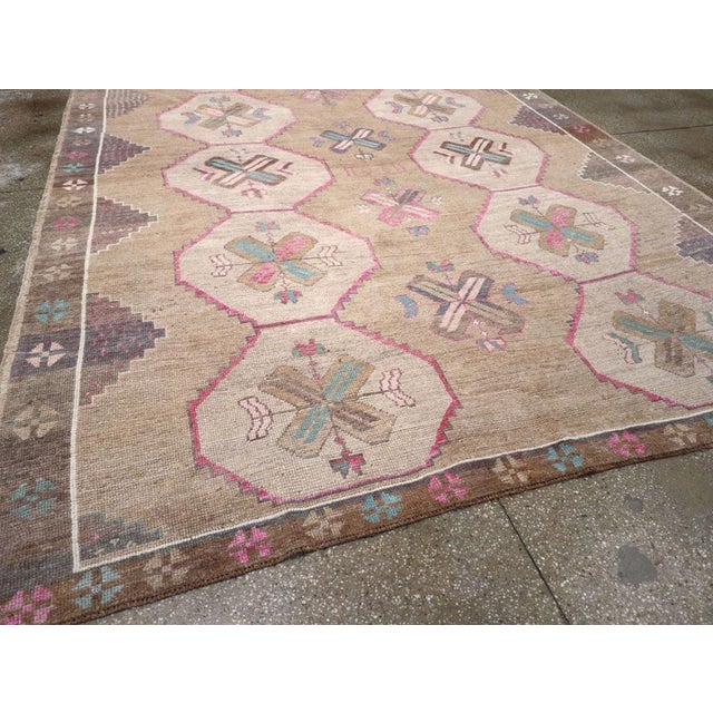 Ivory Galerie Shabab Collection Mid-20th Century Turkish Anatolian Carpet For Sale - Image 8 of 10