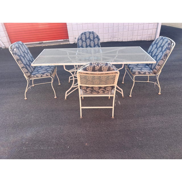 American Beautiful Vintage Patio Set Large Table and 4 Chairs *** For Sale - Image 3 of 8