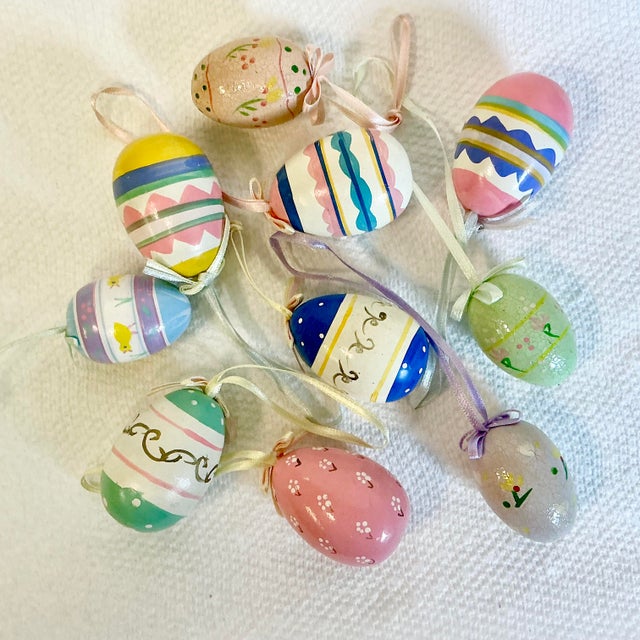 Wood 1970s Vintage Boho Chic Arts & Crafts Wooden Painted Easter Eggs - Set of 10 For Sale - Image 7 of 10