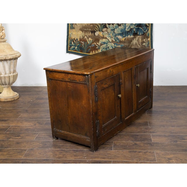 18th Century English Georgian 18th Century Elm Buffet with Two Doors, Iron and Brass Hardware For Sale - Image 5 of 12