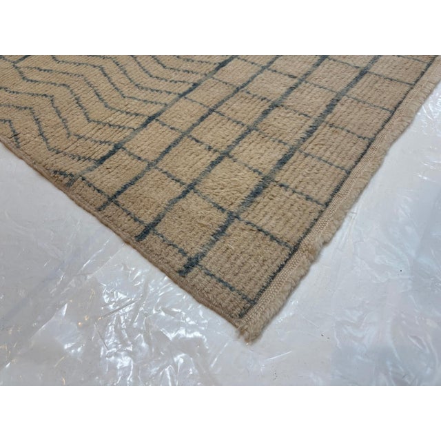 Moroccan Rug , 9' X 12' For Sale - Image 4 of 4
