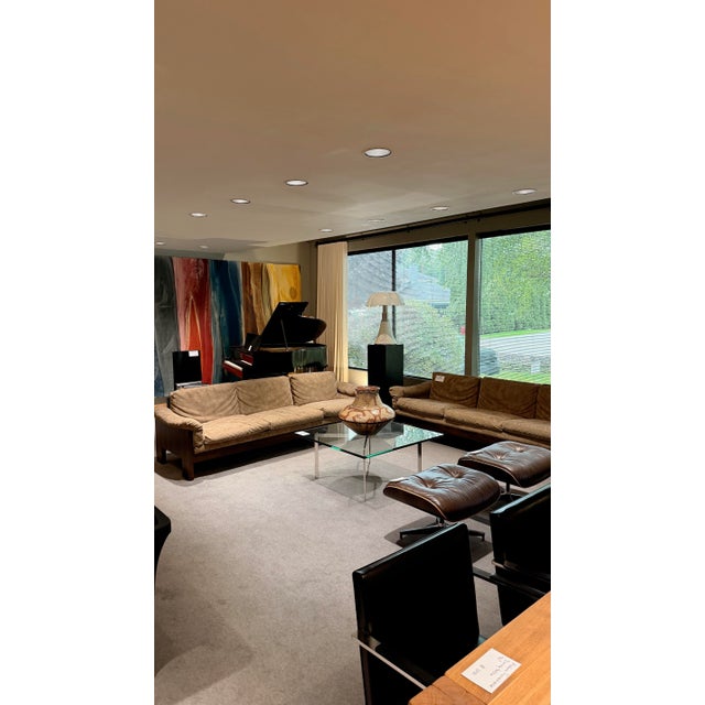 Mid-Century Modern 1960s Milo Baughman Rosewood and Smoky Grey Brown Suede Three-Seater Sofa For Sale - Image 3 of 11