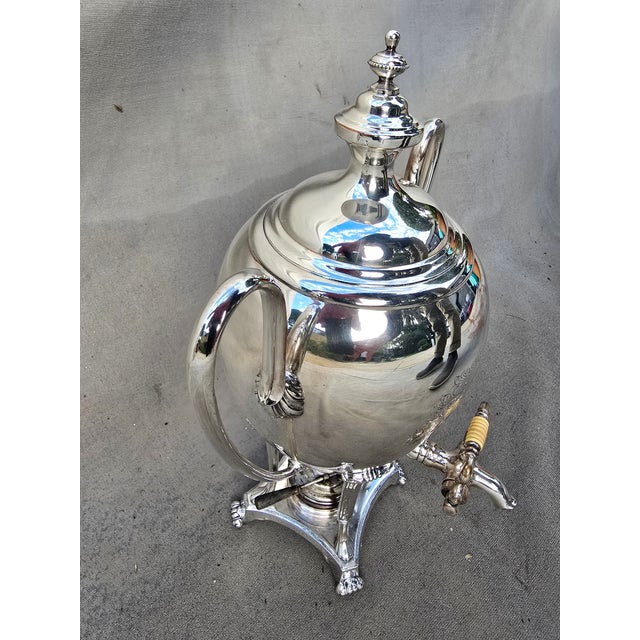Traditional Silver Plated Tea or Coffee Urn For Sale - Image 3 of 12