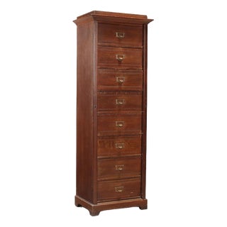 Chest of Drawers in Oak For Sale
