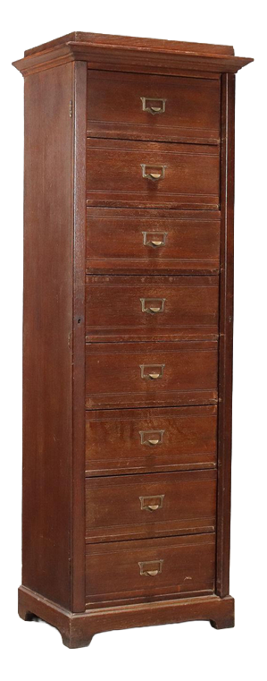 Chest of Drawers in Oak