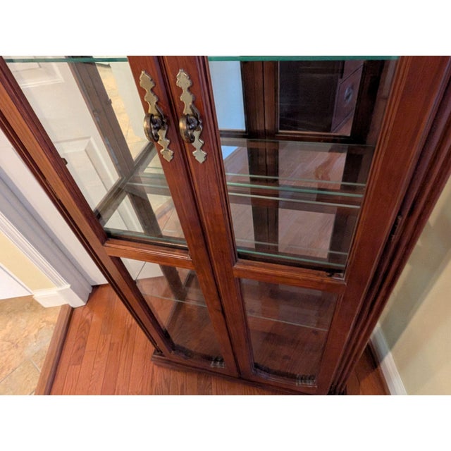 Mid 20th Century Pulaski Curio Cabinet Double Doors Light For Sale - Image 4 of 18