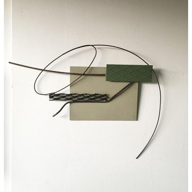 This intense and engaging abstract sculpture of art brutalist was create in 1980 by the Italian artist Alex Corno. This is...