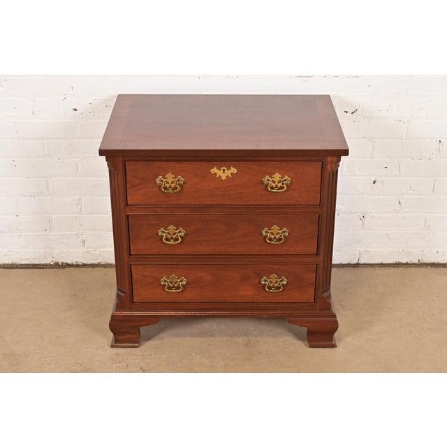 English Baker Furniture Georgian Carved Mahogany Bedside Chest, Newly Refinished For Sale - Image 3 of 14