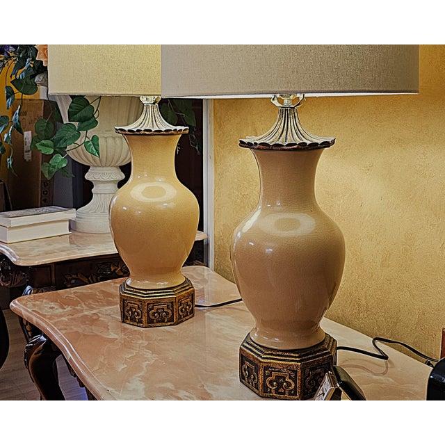 Pair of Port 68 Mark Abrams Cream Ceramic Urn Table Lamps With Linen Drum Shades For Sale - Image 15 of 18