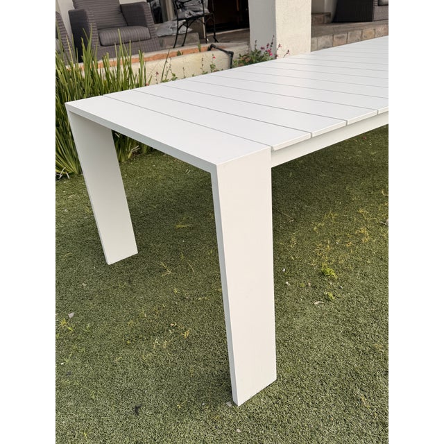 Metal Harbour Outdoor Hayman Aluminum Dining Table, White For Sale - Image 7 of 12
