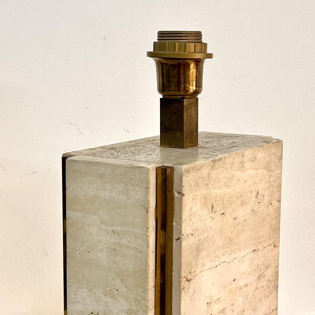 Ivory Geometric Travertine and Brass Table Lamps, Italy, 1970s, Set of 2 For Sale - Image 8 of 10