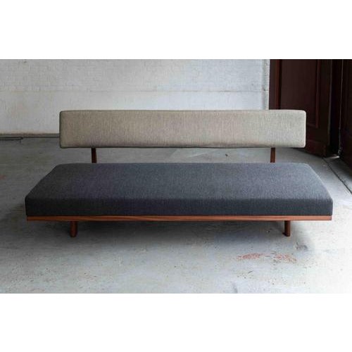 This 3-Seater sofa/daybed ‘model 470’ was created in 1964 by Swiss architect Hans Bellmann and produced by Wilkhahn in...