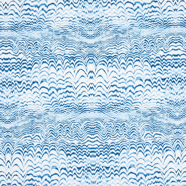 SAMPLE - Schumacher x Trina Turk Ink Wave Print Indoor/Outdoor Fabric In Indigo For Sale