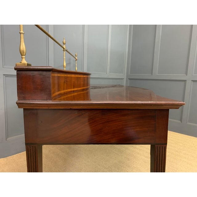 George III Serpentine Mahogany Serving Table, 1790 For Sale - Image 4 of 18