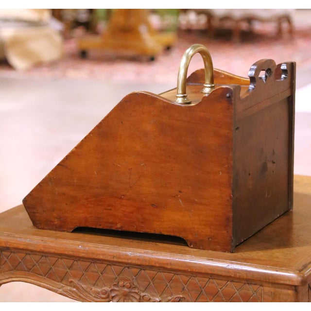 19th Century English Victorian Inlaid Walnut Coal Scuttle With Brass Handle For Sale - Image 10 of 12