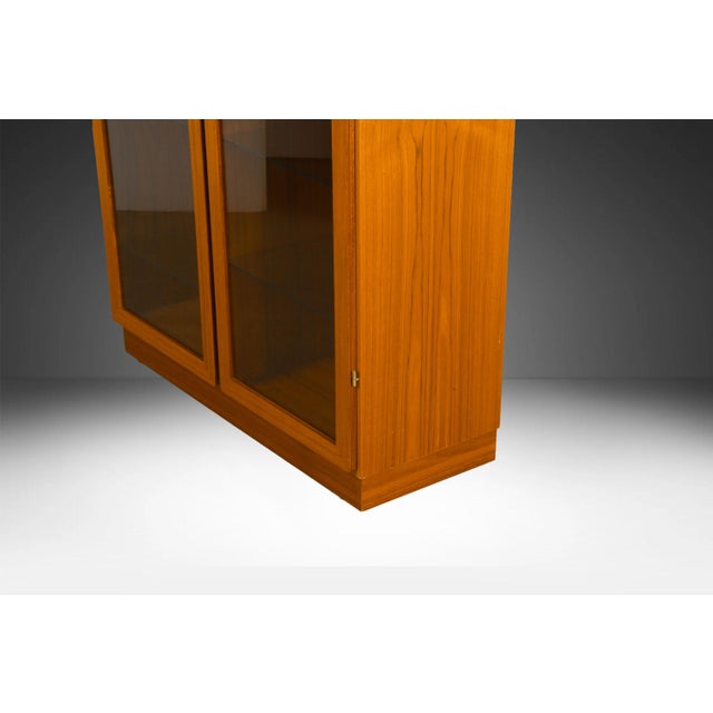 1980s Danish Mid Century Teak Display Cabinet by Skovby For Sale - Image 5 of 18