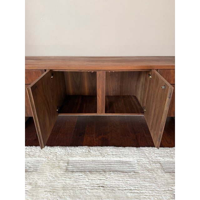 Vintage 1950s Walnut Credenza by Madison Furniture Company For Sale - Image 12 of 18