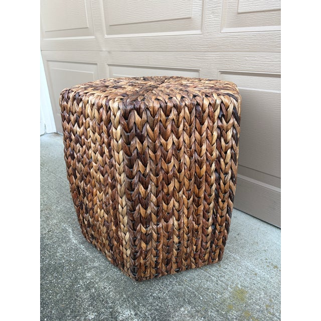 Contemporary Late 20th Century Chinoiserie Woven Rush Hexagonal Garden Stool or Side Table For Sale - Image 3 of 8
