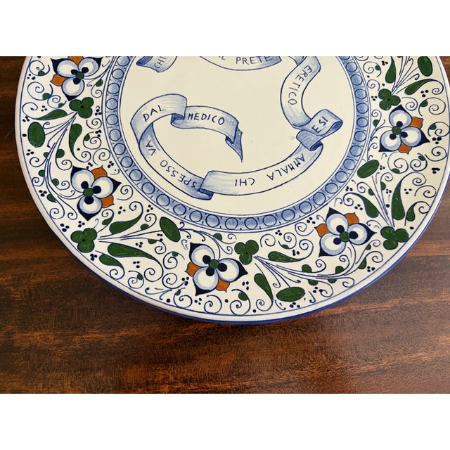 1960s Vintage Italian Faenza Hand-Painted Majolica Floral Wall Plate For Sale - Image 5 of 9