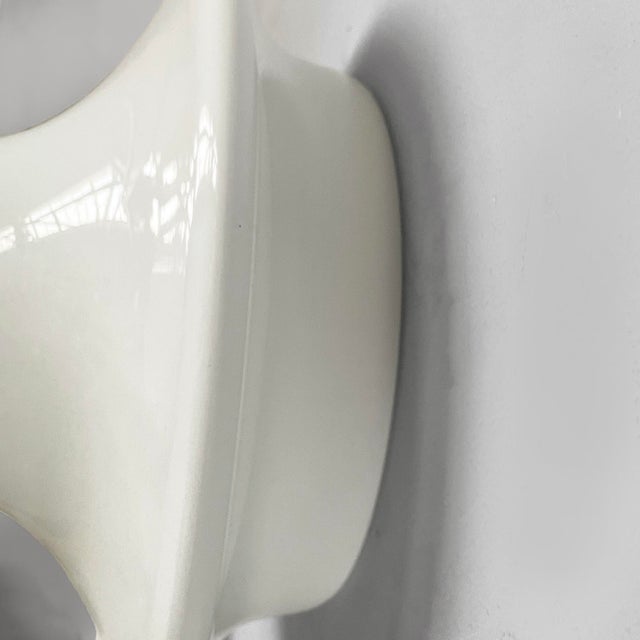 Italian Modern Round Wall Lamps in Opaline Glass, 1970s, Set of 2 For Sale - Image 10 of 11