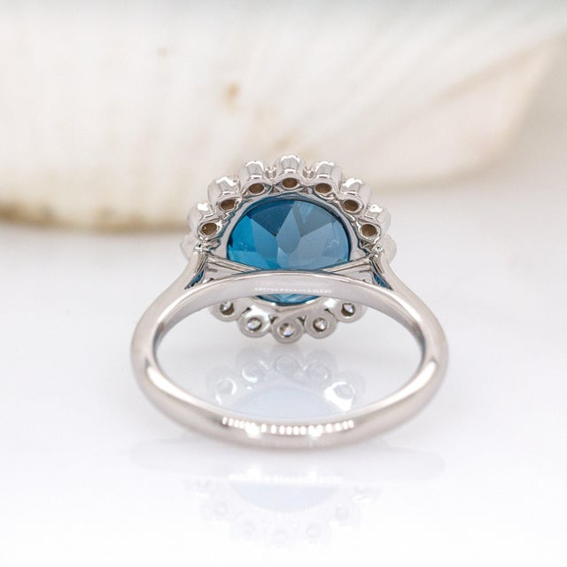 Rossana 14k White Gold London Blue Topaz Diamond Ring | Round 10mm, Size 6.75 For Sale In Columbus - Image 6 of 8