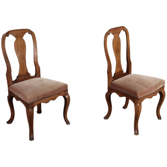 Age and Origin: The seating group is likely from the 18th century and probably originates from Germany. Chair Dimensions:...