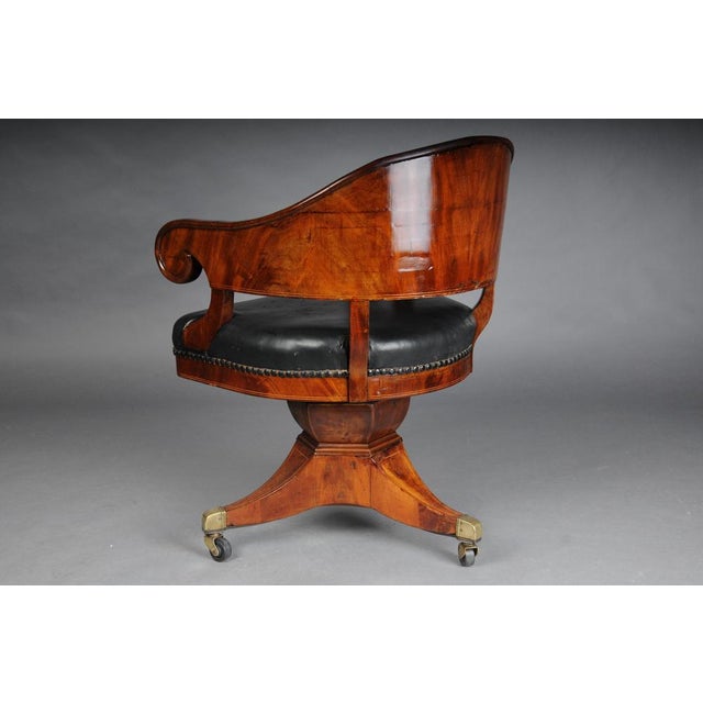 Antique English Chesterfield Captain's Desk Chair in Mahogany, 1830s For Sale - Image 15 of 18