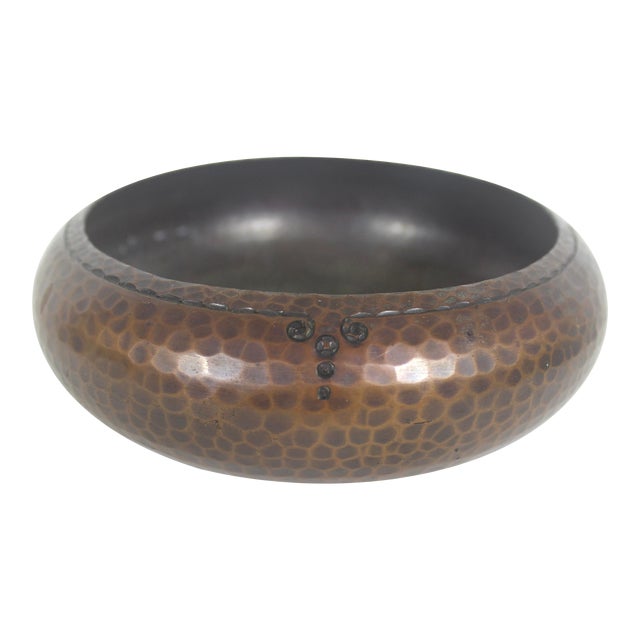 1920’s Hammered Copper Bowl Harry Dixon for Roycroft Marked For Sale