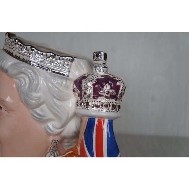 American Royal Doulton Queen Elizabeth II Flag Crown Corgi Toby Character Jug For Sale - Image 10 of 17