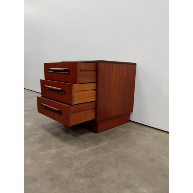 Vintage G Plan Fresco Mid Century Modern Teak Nightstand / Low Chest For Sale In New York - Image 6 of 7