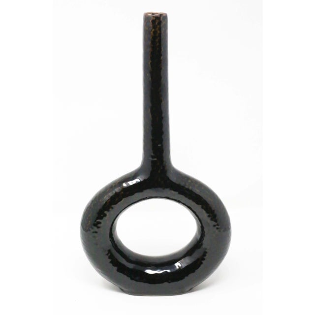 Contemporary Global Views Keyhole Hammered Porcelain Vase For Sale - Image 3 of 9