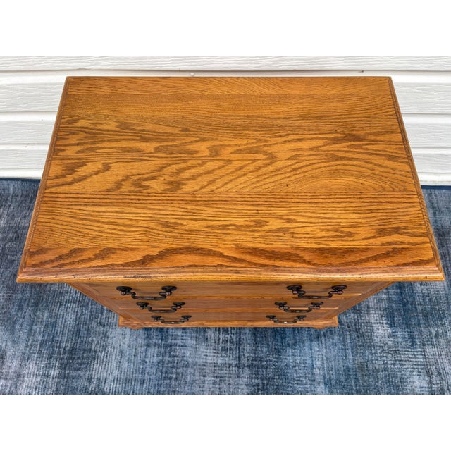 Ethan Allen Vintage Ethan Allen 3-Drawer Solid Oak Accent Chest or Nightstand For Sale - Image 4 of 9