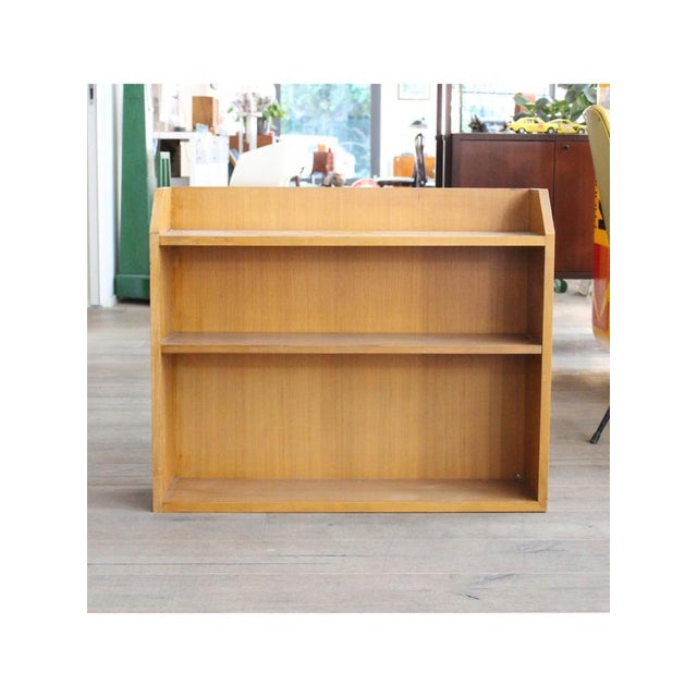 Type Low bookcase / Small shelf Date1960-70 Style Swedish / Nordic Provenance Italy Materials Oak Model Wall or free-...