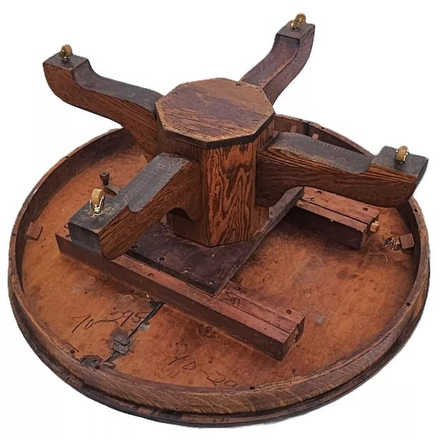 Antique 1910s Mission Quarter Sawn Tiger Oak Round Coffee Table, Arts & Crafts For Sale - Image 12 of 12