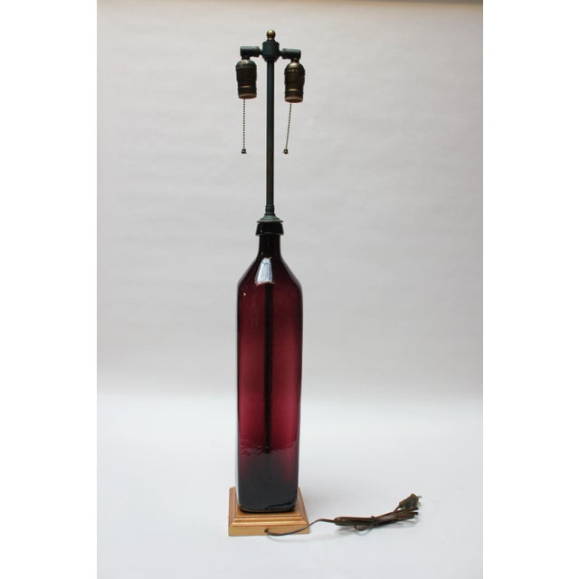 Mid-Century Modern Vintage Blown Amethyst Glass Table Lamp With Enameled Metal Double Socket For Sale - Image 3 of 13