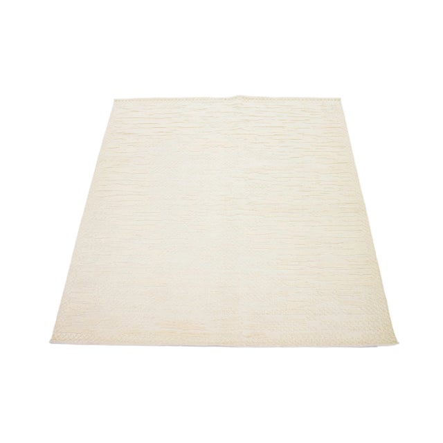 Abstract 2010s Natural Modern Moroccan Style Handmade Wool Rug in Beige by Apadana For Sale - Image 3 of 7
