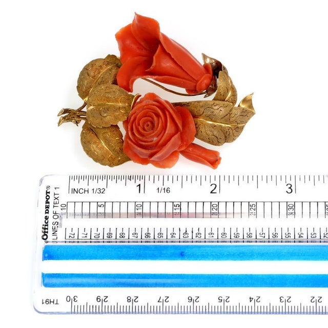 Late 20th Century Vintage 14k Yellow Gold Carved Coral Flower & Leaves Brooch For Sale - Image 5 of 5