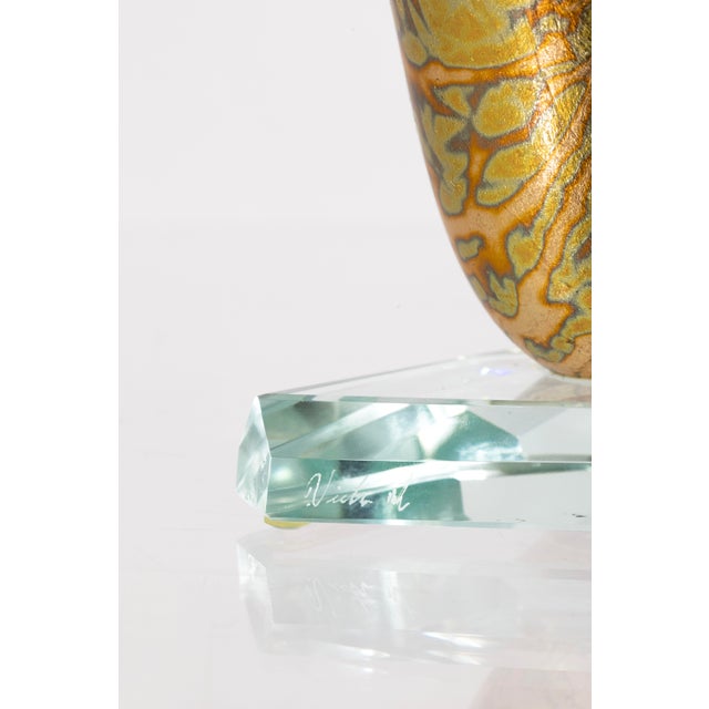 1990s Salvatore Polizzi Signed Gold Iridescent Art Glass Vessel in Display Case 1990s For Sale - Image 5 of 8