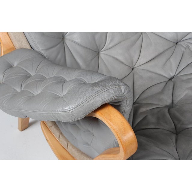 Gray Pernilla Lounge Chair in Grey Leather with Beech Frame attributed to Bruno Mathsson for Dux, Sweden, 1980s For Sale - Image 8 of 11