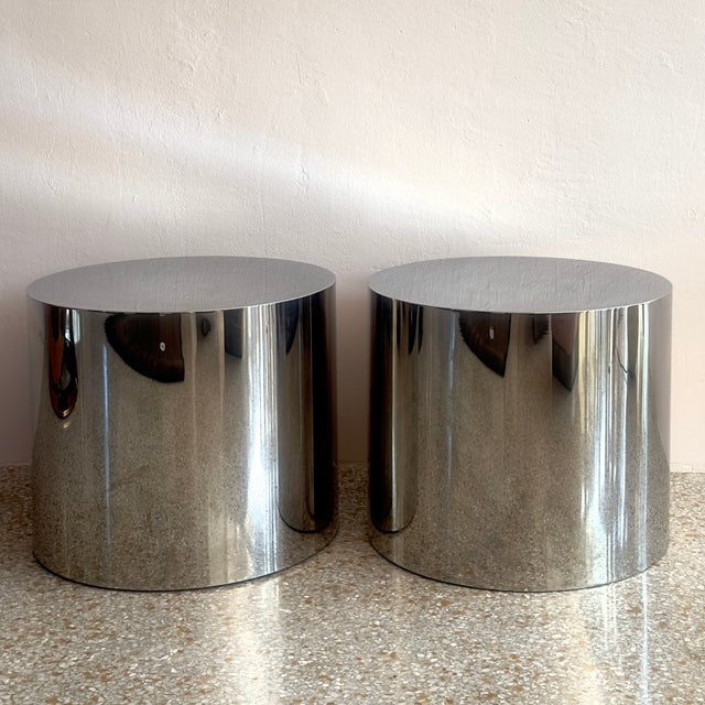 Mid-Century Modern Polished Chrome Cylinder Drum Tables (Pair) For Sale - Image 4 of 10