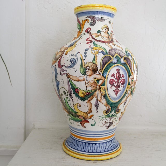 Renaissance Italian Majolica Vase With Grotesque Raphaellesco Renaissance Chimeras For Sale - Image 3 of 15