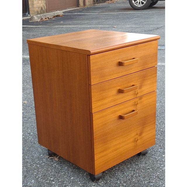Late 20th Century Scandinavian Modern Teak Three-Drawer Rolling Filing Cabinet For Sale - Image 4 of 9